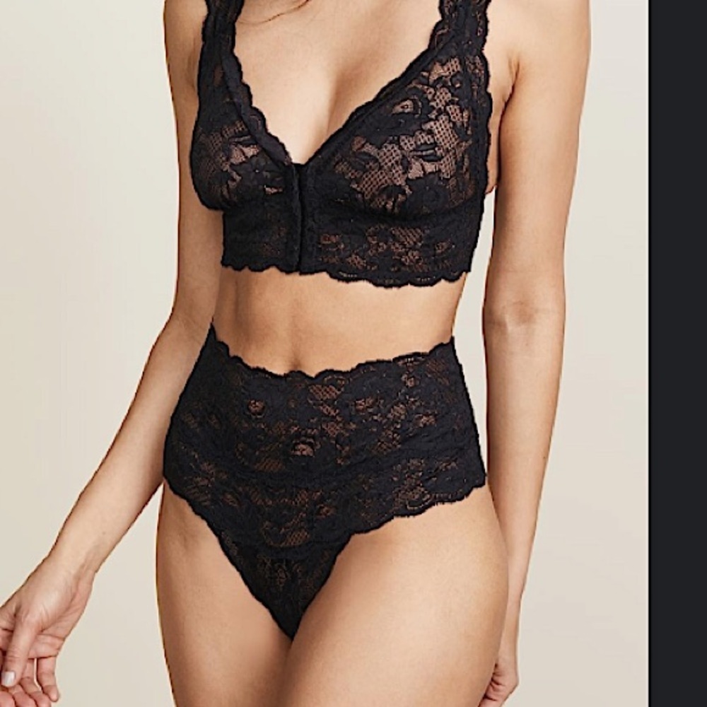 AUDEN   (3 Pairs) High Waist Scalloped Lace Thong in Black
